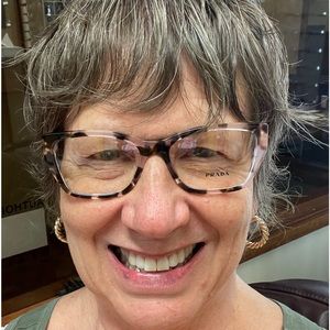 Meet your Posher, Janet